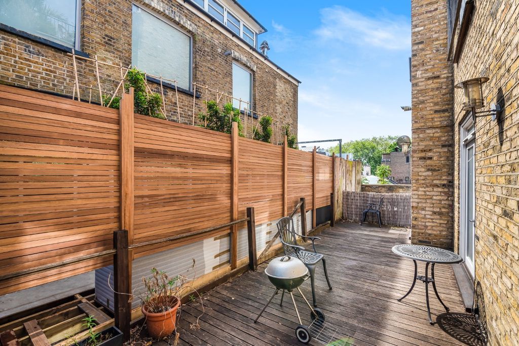 Property photo 3 of 10 Picture No. 06