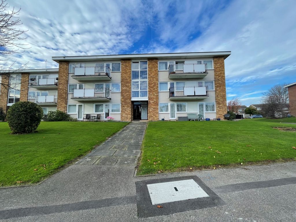 Property photo 1 of 9 Photo 2