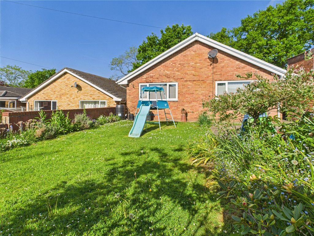 Property photo 1 of 28 Picture No. 21
