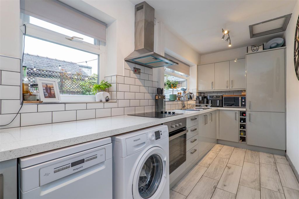 Property photo 3 of 29 Kitchen