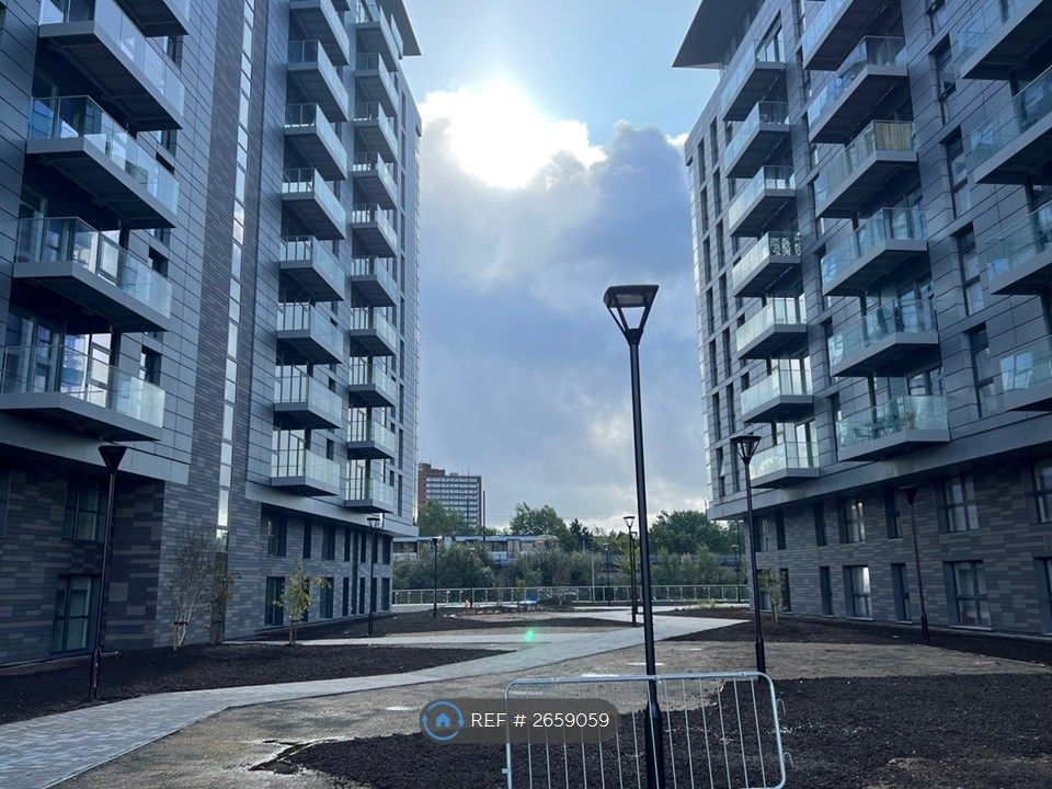 Property photo 3 of 18 Building