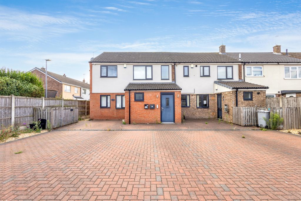Property photo 1 of 21 44, 44A, 44B And 44c Hallam Road, New Ollerton, Newmarket, Ng22 9Tl