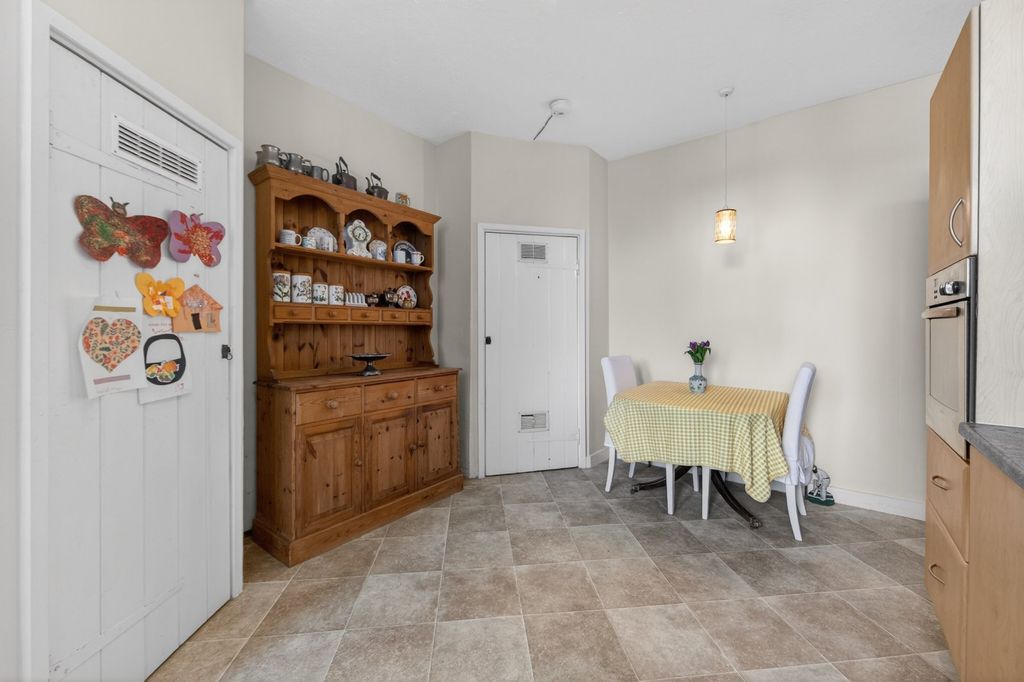 Additional image 12 of 2 bed flat for saleBeach Court, The Beach, Walmer, Deal CT14