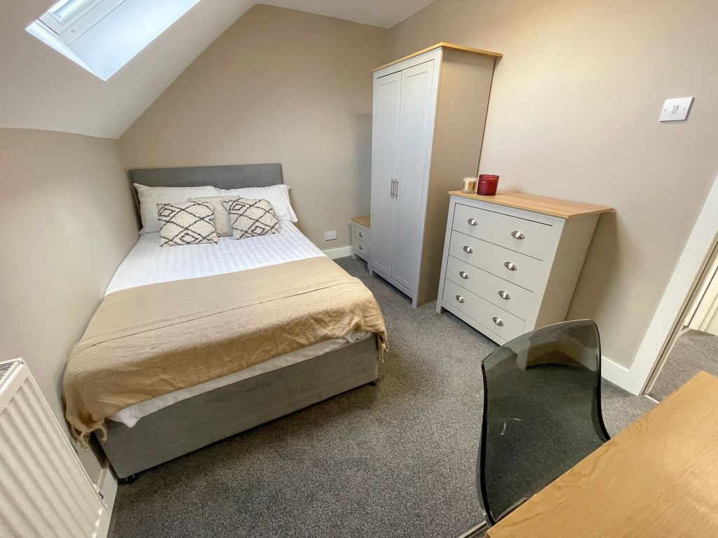 Property photo 3 of 5 116 Empress(4)