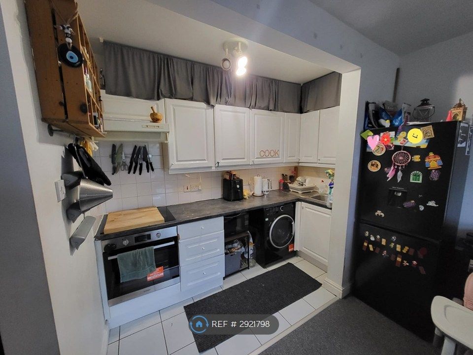 Property photo 3 of 5 Kitchen