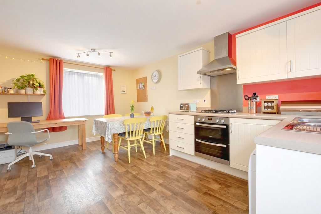 Property photo 2 of 35