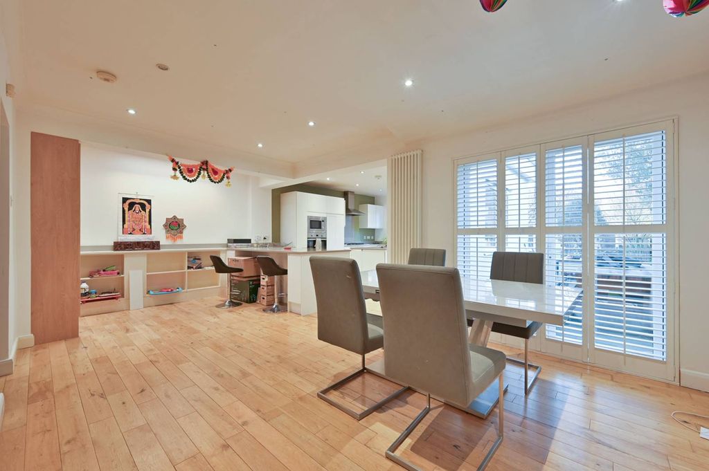 Property photo 1 of 25