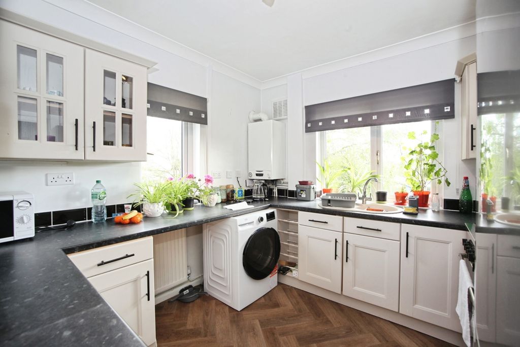Additional image 5 of 2 bed flat for saleEbenezer Drive, Newport, Gwent NP10