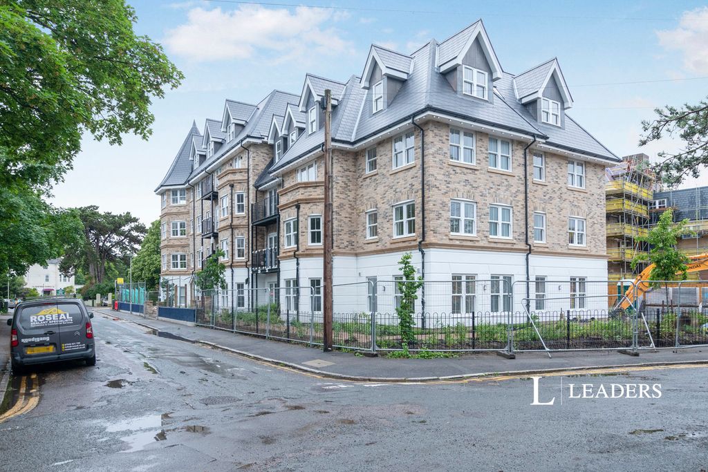 Property photo 1 of 17 Pbox-Img.Jpg