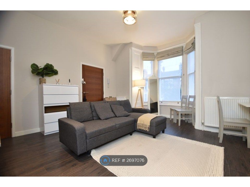 Property photo 2 of 10 Living Room