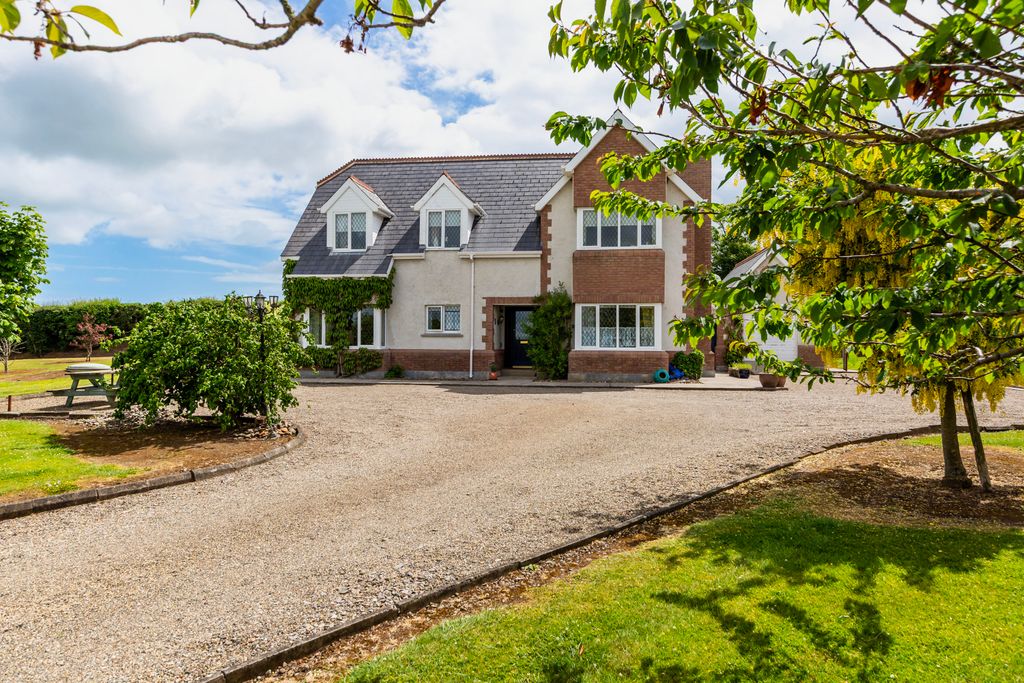 Property photo 1 of 58