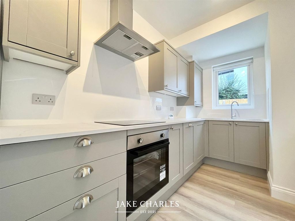 Property photo 2 of 22 8cc6514B-3924-470F-946F-Dcbb5Adc45B2.Jpg
