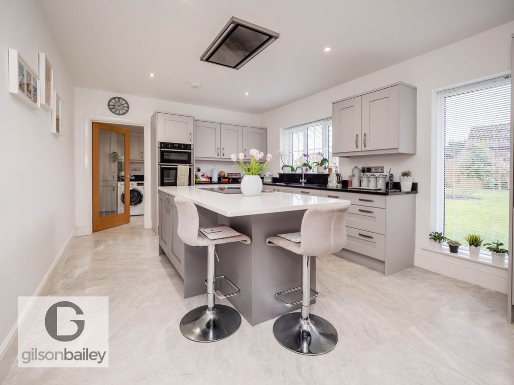 Property photo 2 of 31