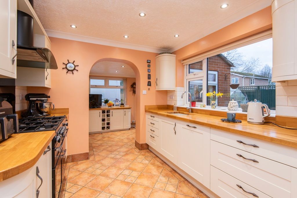 Property photo 3 of 19