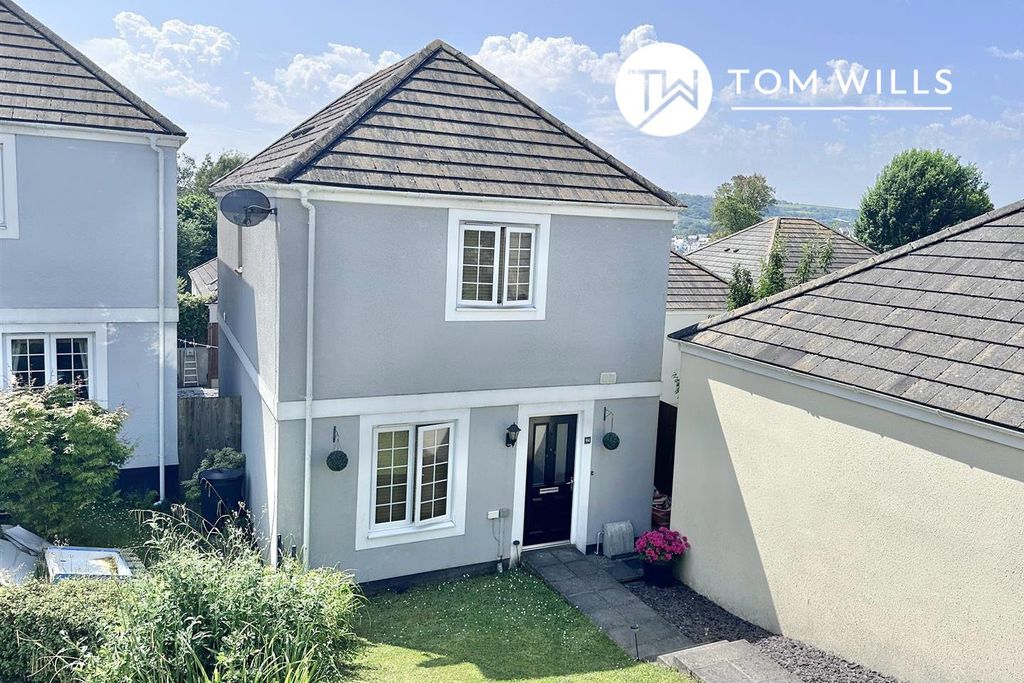 Property photo 1 of 19