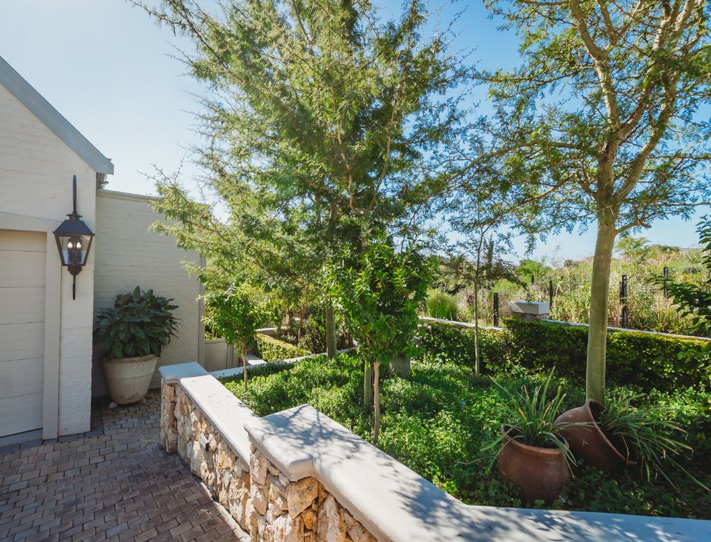 Property photo 1 of 77