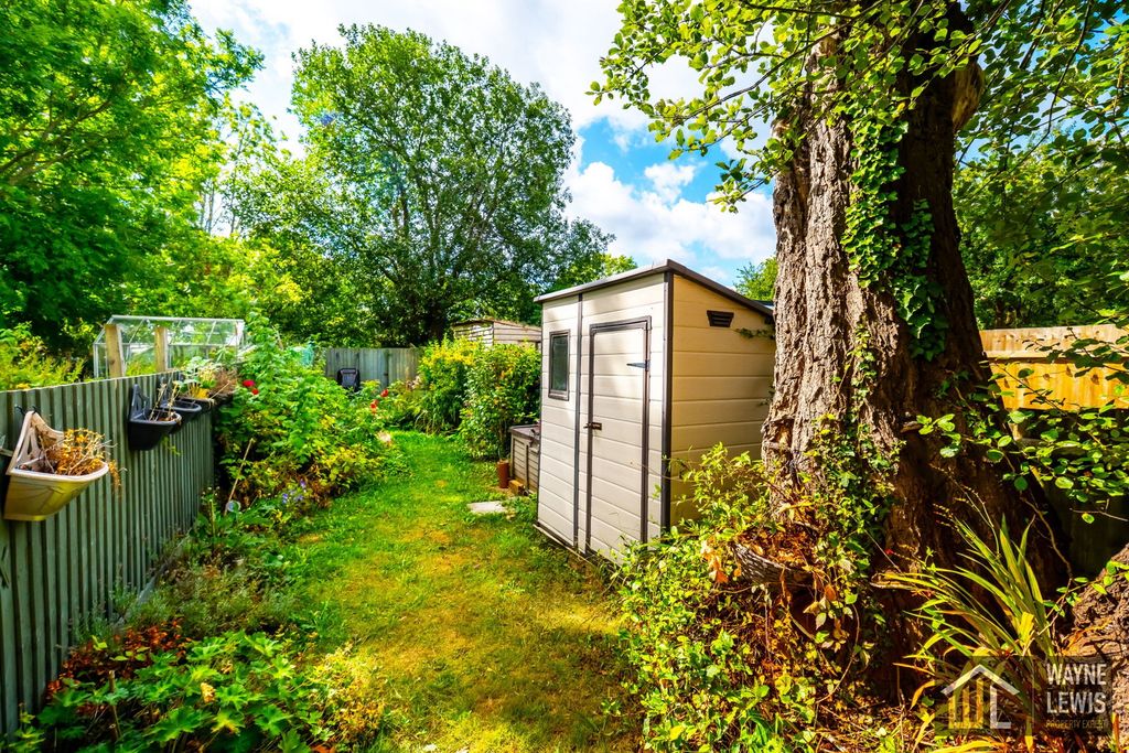 Property photo 2 of 31