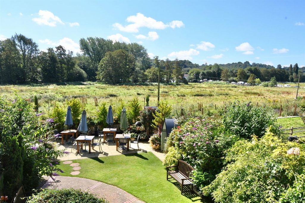 Property photo 3 of 13 200.Jpg