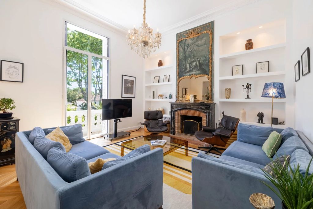 Property photo 2 of 12