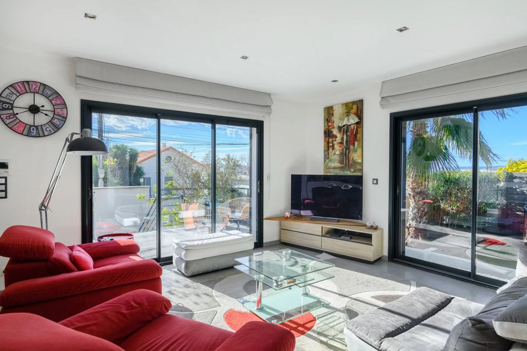 Property photo 2 of 21