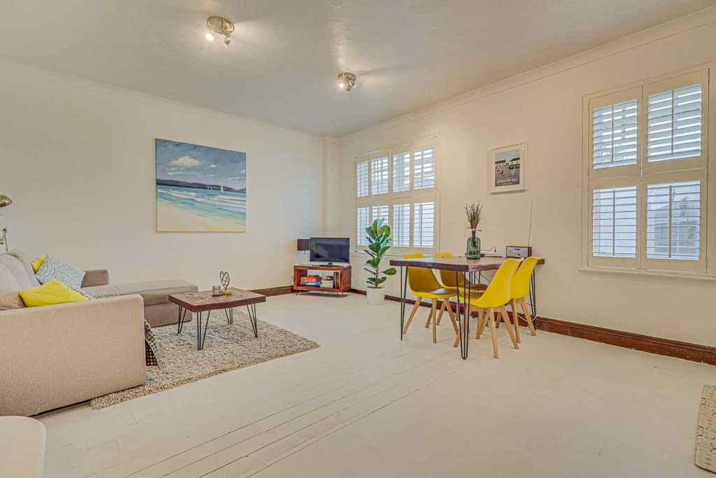 Property photo 2 of 26