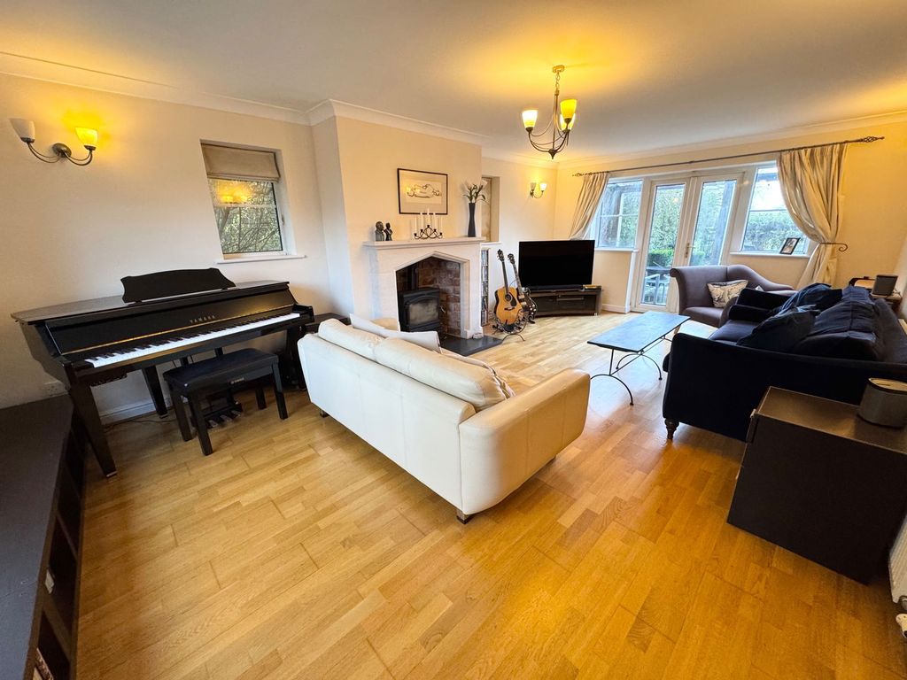 Property photo 2 of 13