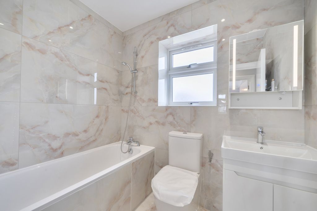 Property photo 3 of 20 1465864-7-6A0F878...