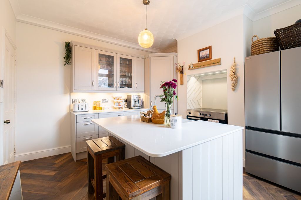 Property photo 2 of 37 3629784