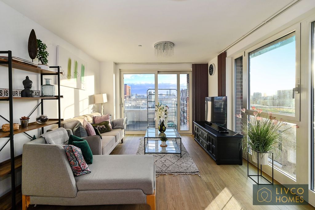 Property photo 2 of 17