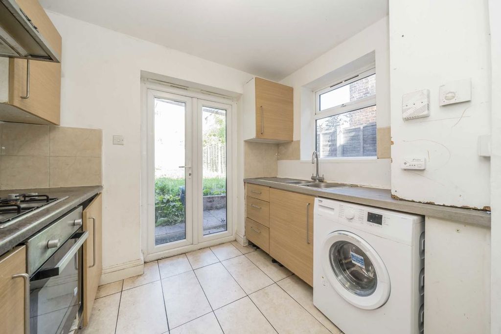 Property photo 3 of 6