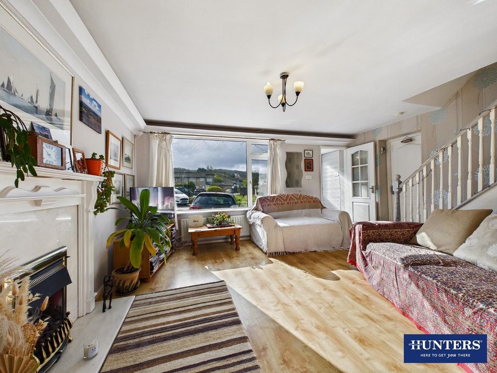 Property photo 2 of 22 Living Room