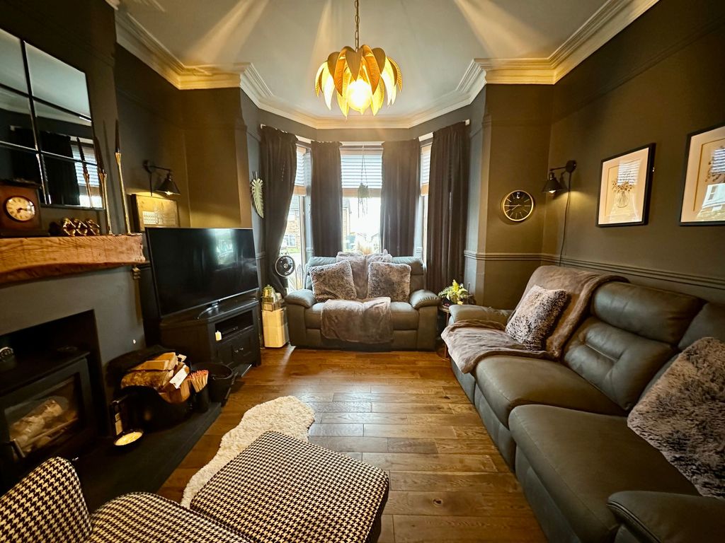 Property photo 3 of 35