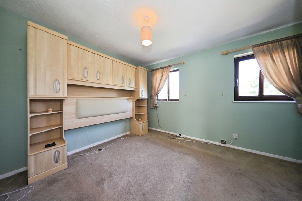 Property photo 2 of 8 Bedroom One