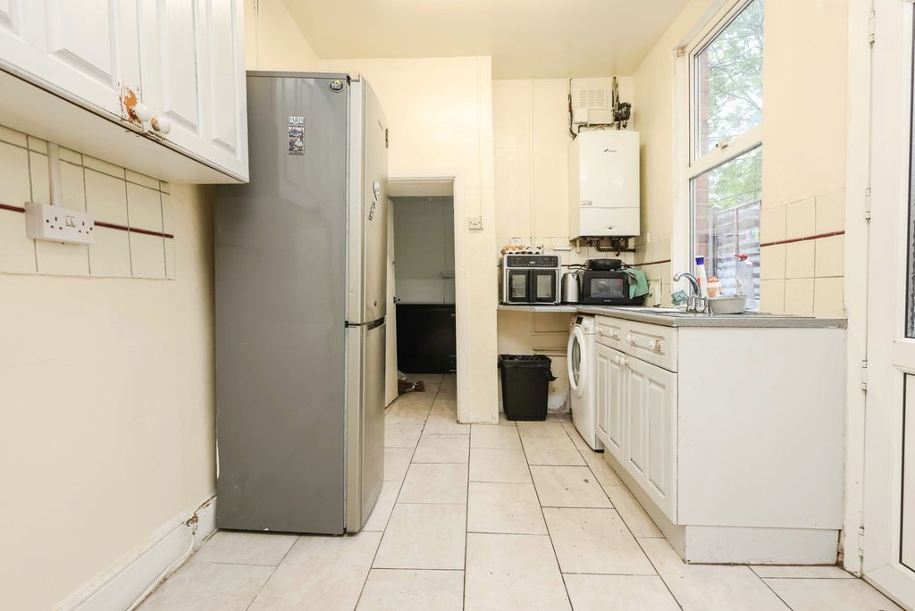 Property photo 2 of 17 Photo