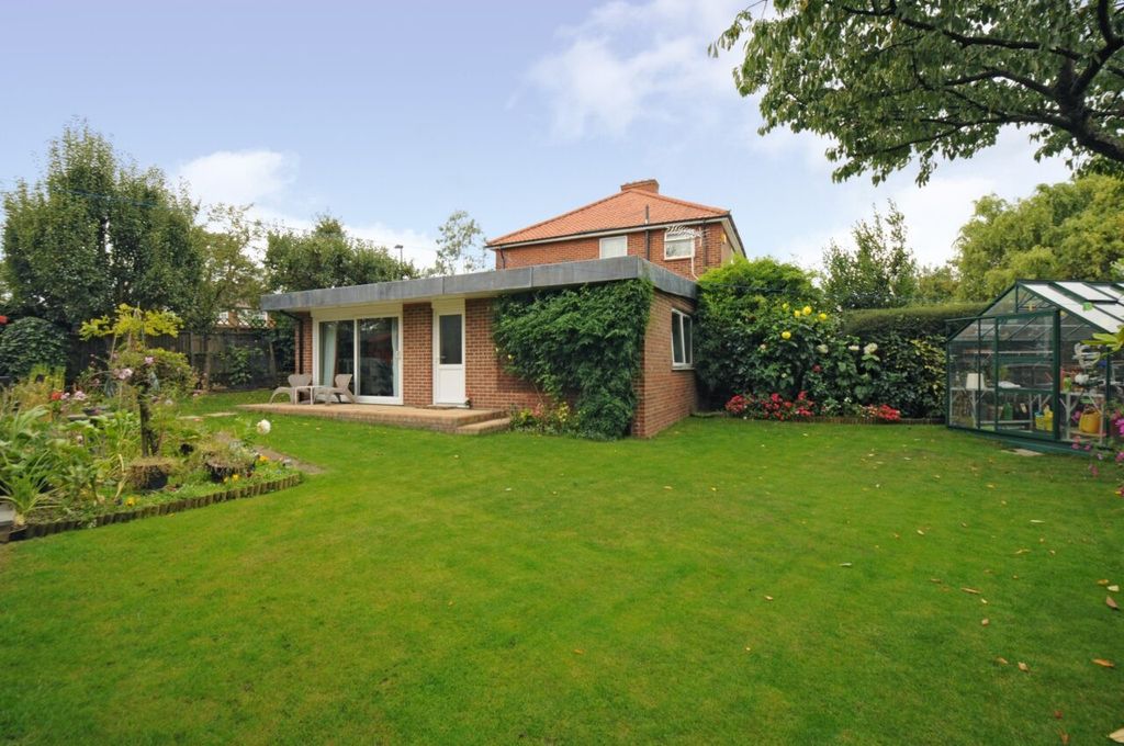 Property photo 1 of 9