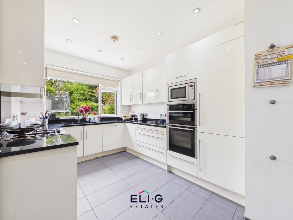 Property photo 3 of 17 Gallery
