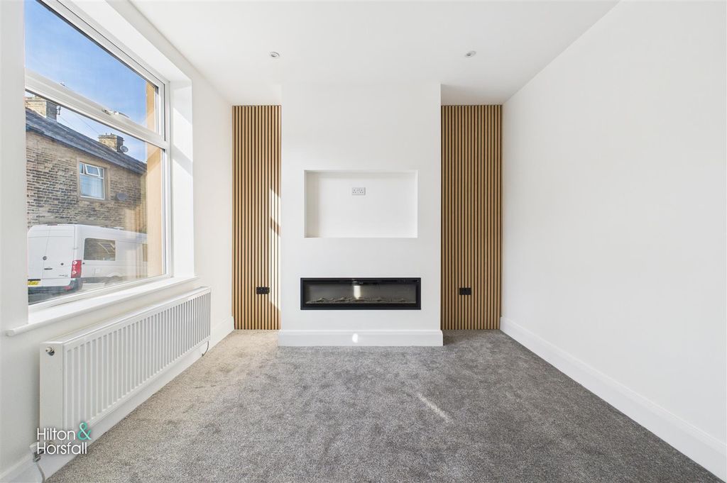 Property photo 3 of 12 Edmondson Street