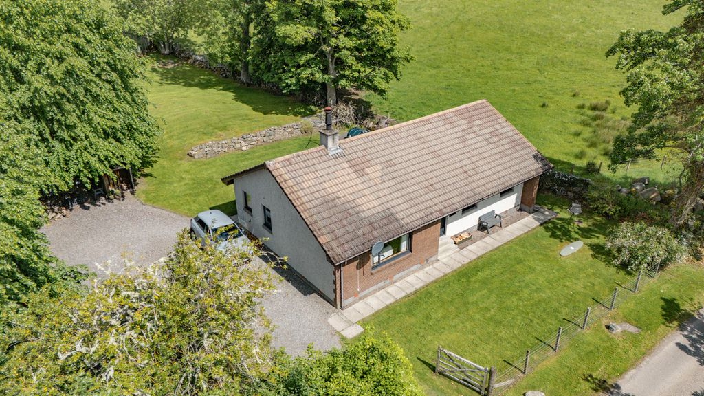 Property photo 2 of 37
