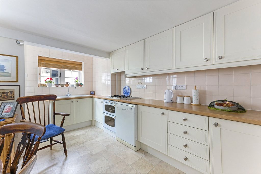 Property photo 3 of 13 Kitchen