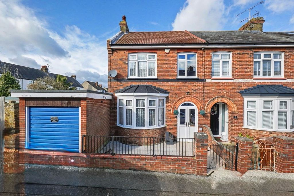 Property photo 2 of 21 Picture No. 16