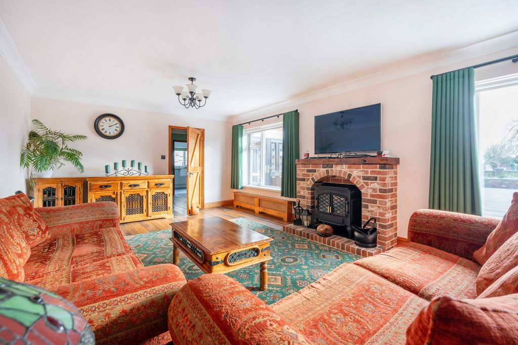 Property photo 3 of 32
