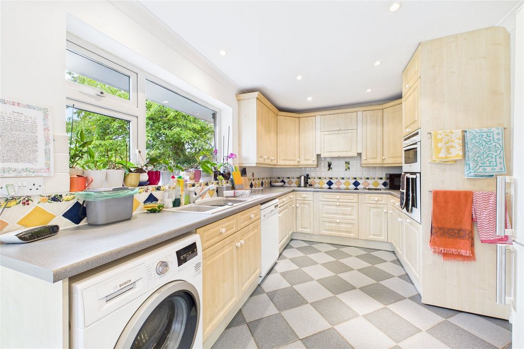 Property photo 3 of 16 Picture No. 05