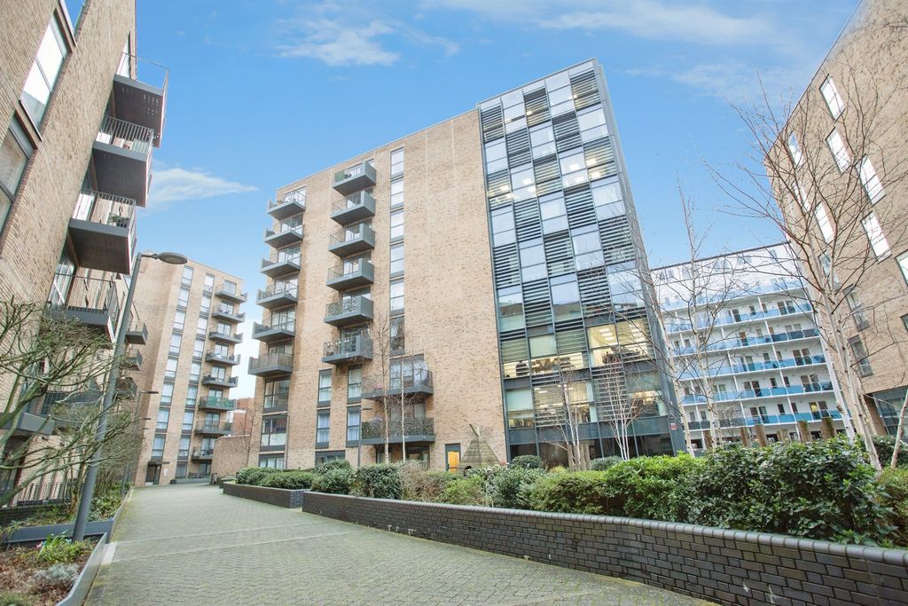 Property photo 1 of 12