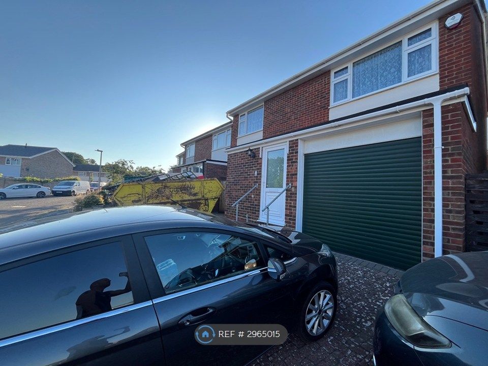 Property photo 3 of 35