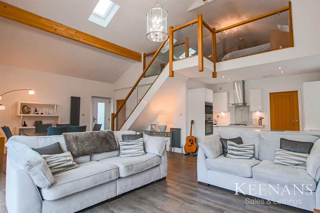 Property photo 1 of 20 4.Jpg