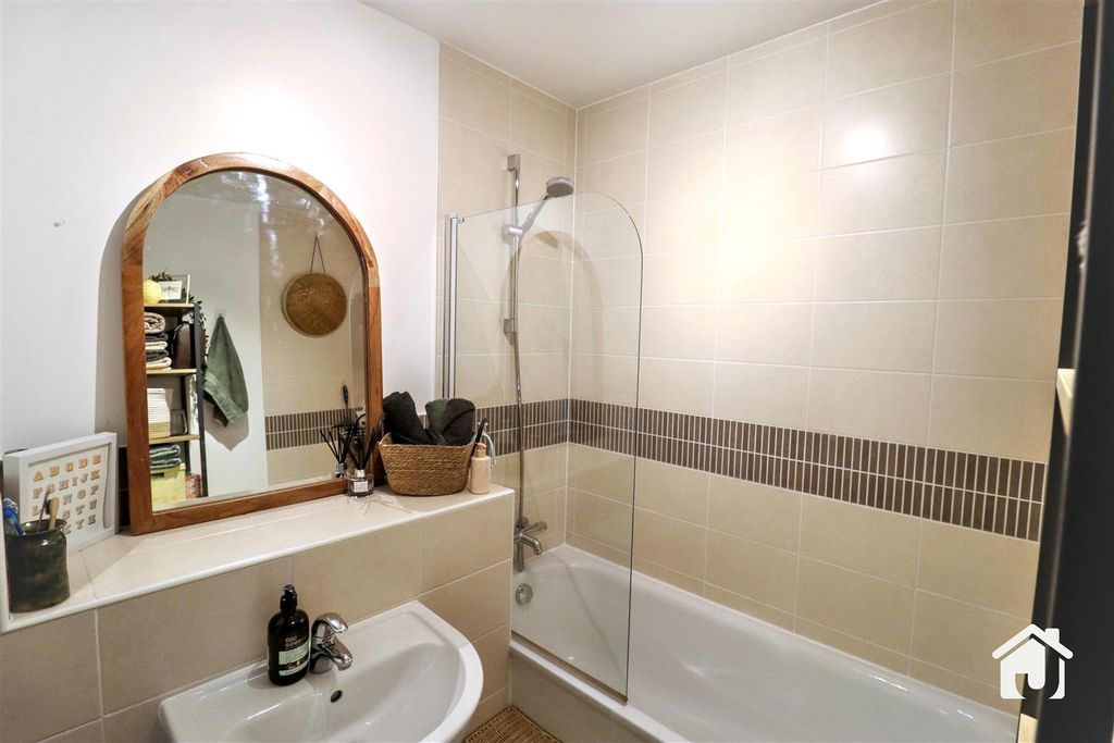 Additional image 17 of 2 bed flat for saleHooks Close, Anstey, Leicester LE7