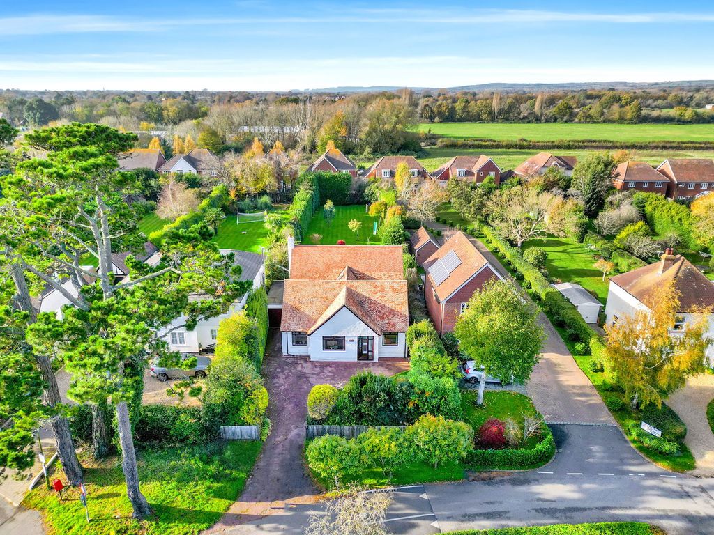 Property photo 2 of 40