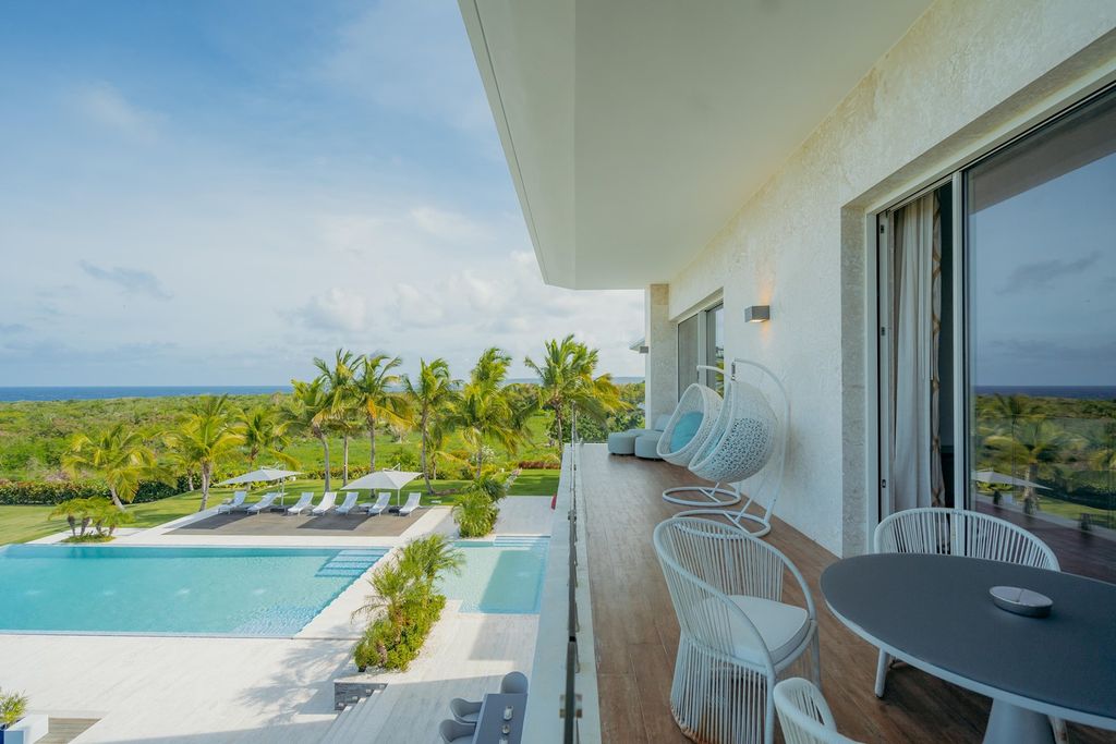 Property photo 1 of 28