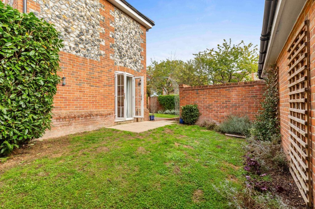 Property photo 3 of 17