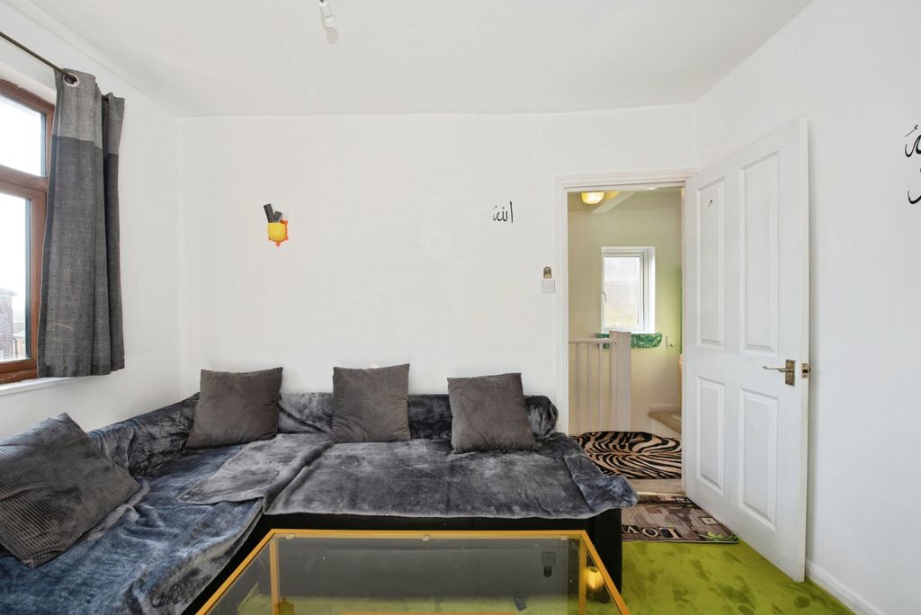 Property photo 3 of 11 Photo #3